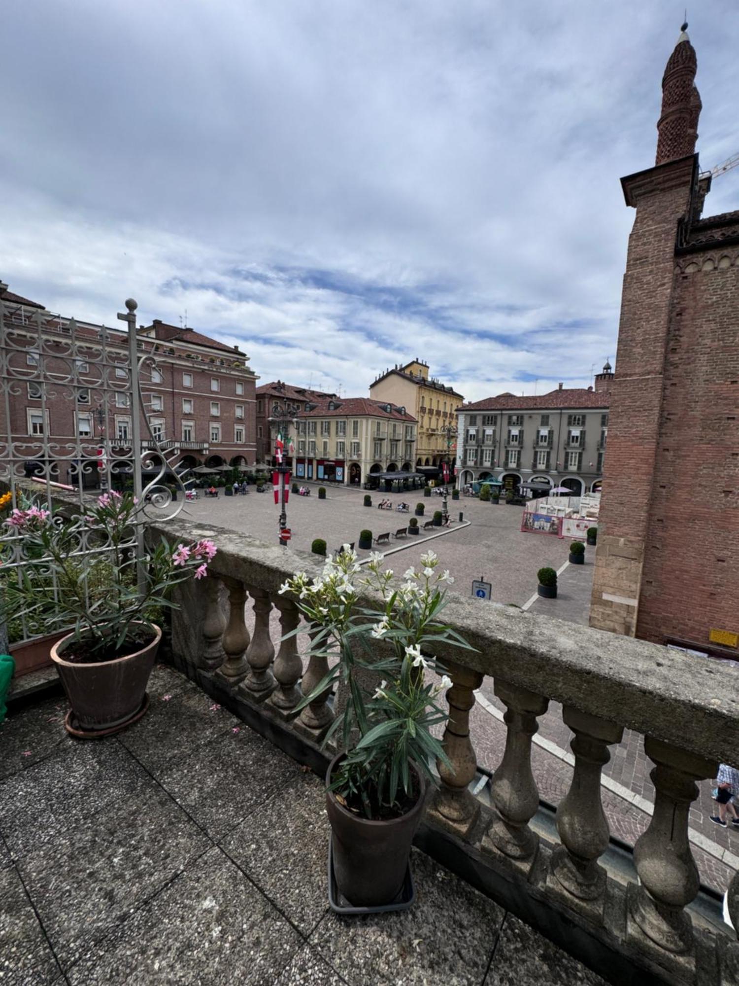 Comecasa San Secondo Terraced Apartment Asti Bagian luar foto